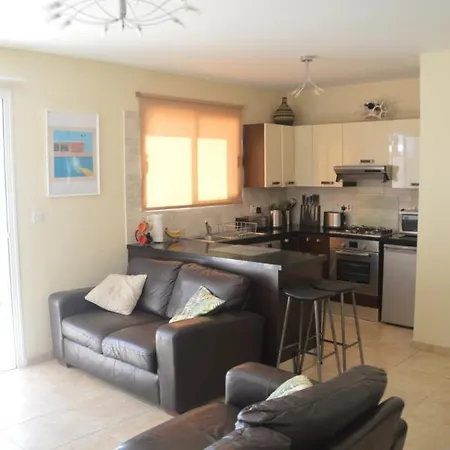 Kapparis Penthouse Paralímni