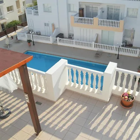 Kapparis Penthouse Paralímni