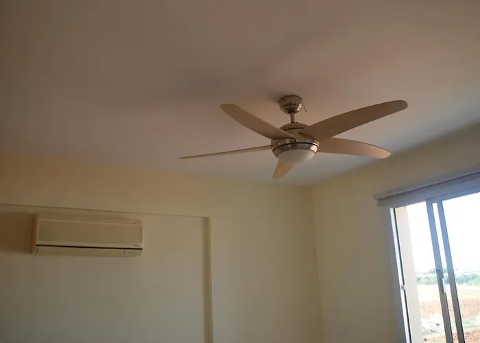 Kapparis Penthouse Paralimni