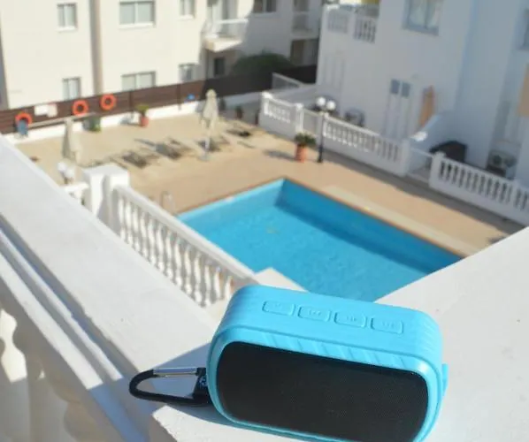 Kapparis Penthouse Apartmán *